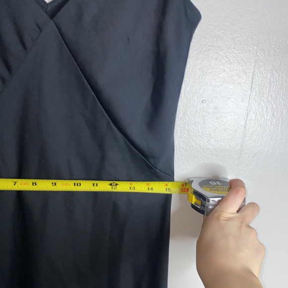 🎀NWT Beautiful Black V-Neck slip dress with slit up the side! - Picture 8 of 12